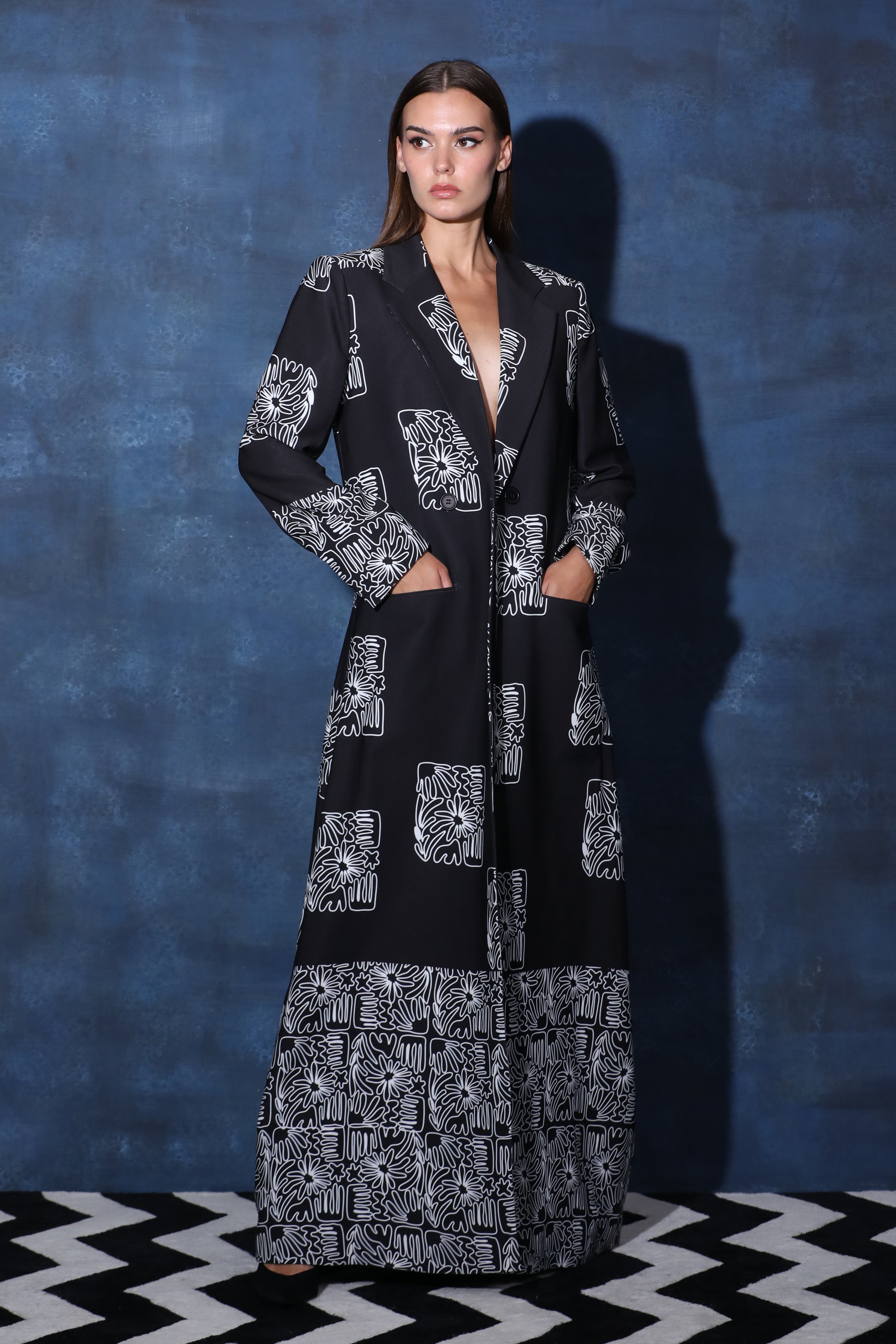 Long Frame Print Overcoat with Full Sleeves