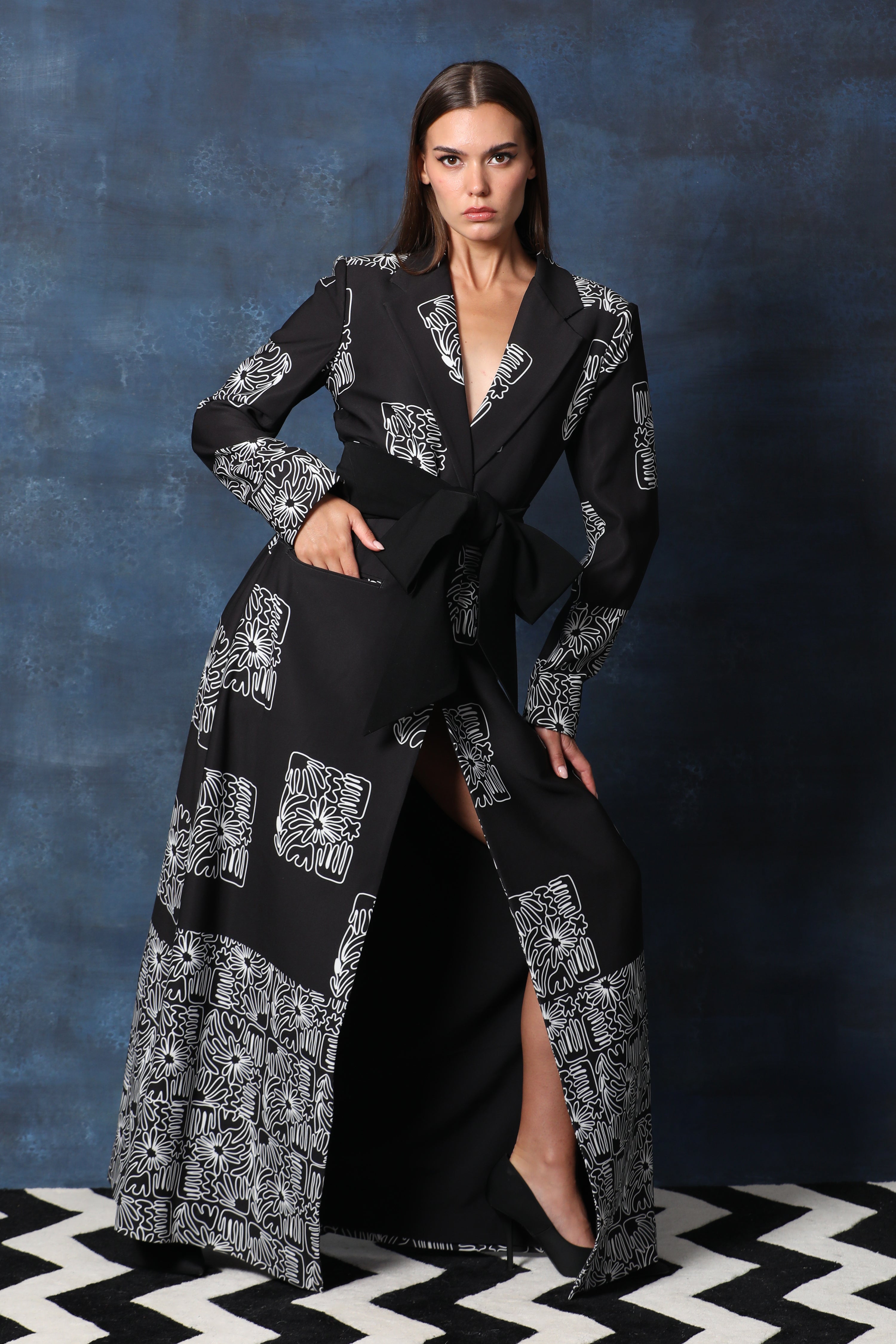 Long Frame Print Overcoat with Full Sleeves