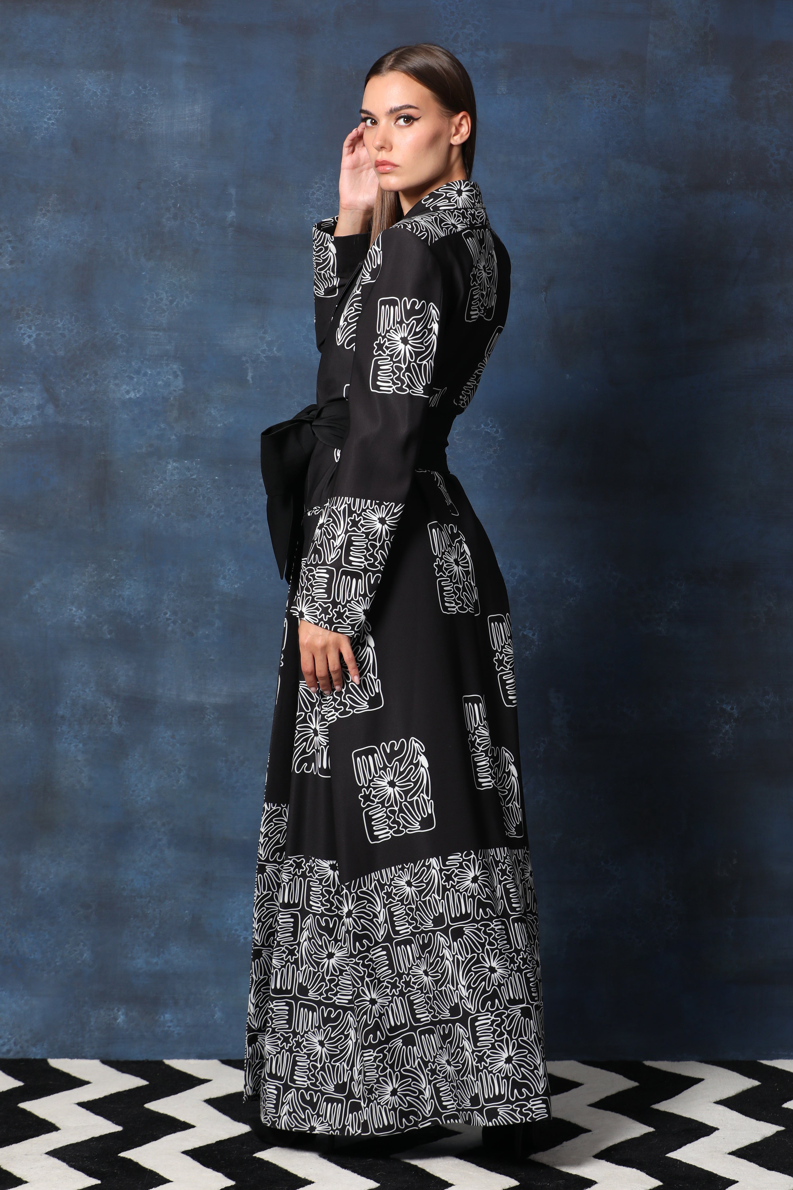 Long Frame Print Overcoat with Full Sleeves
