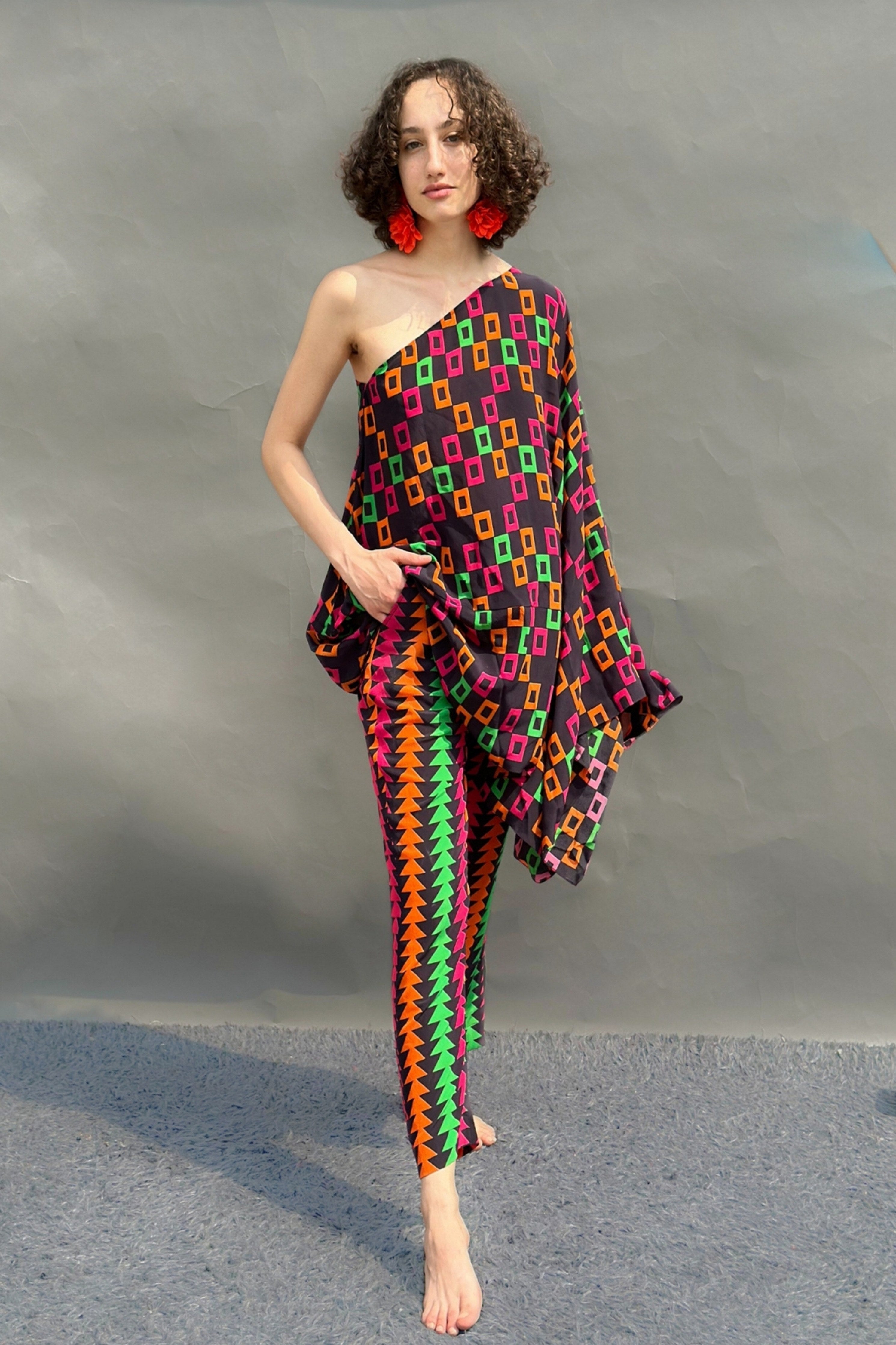 Black Multi Color Geometrical Print One Shoulder Top With Zigzag Stripe Pants