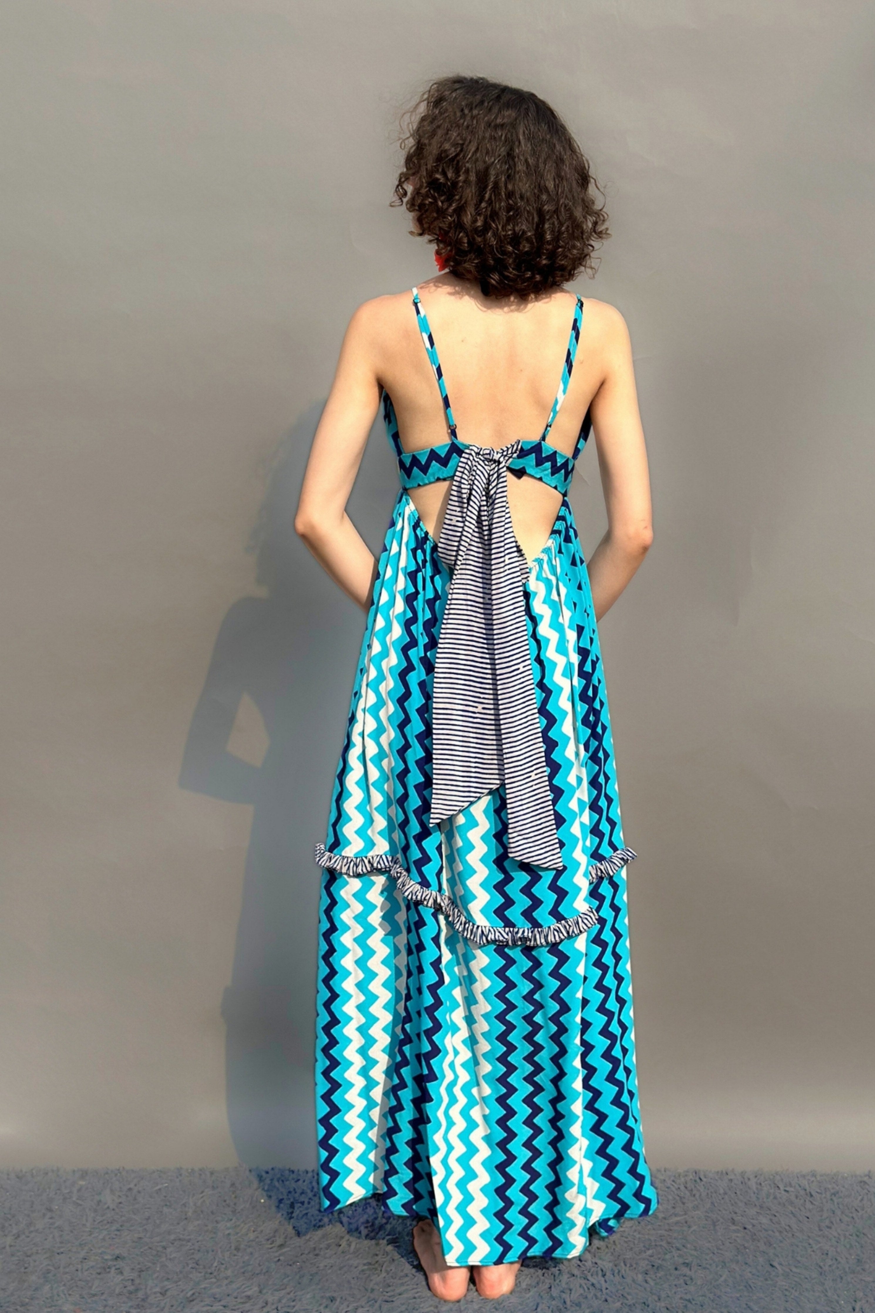 Blue Shaded Zigzag Stripes Print Chevron