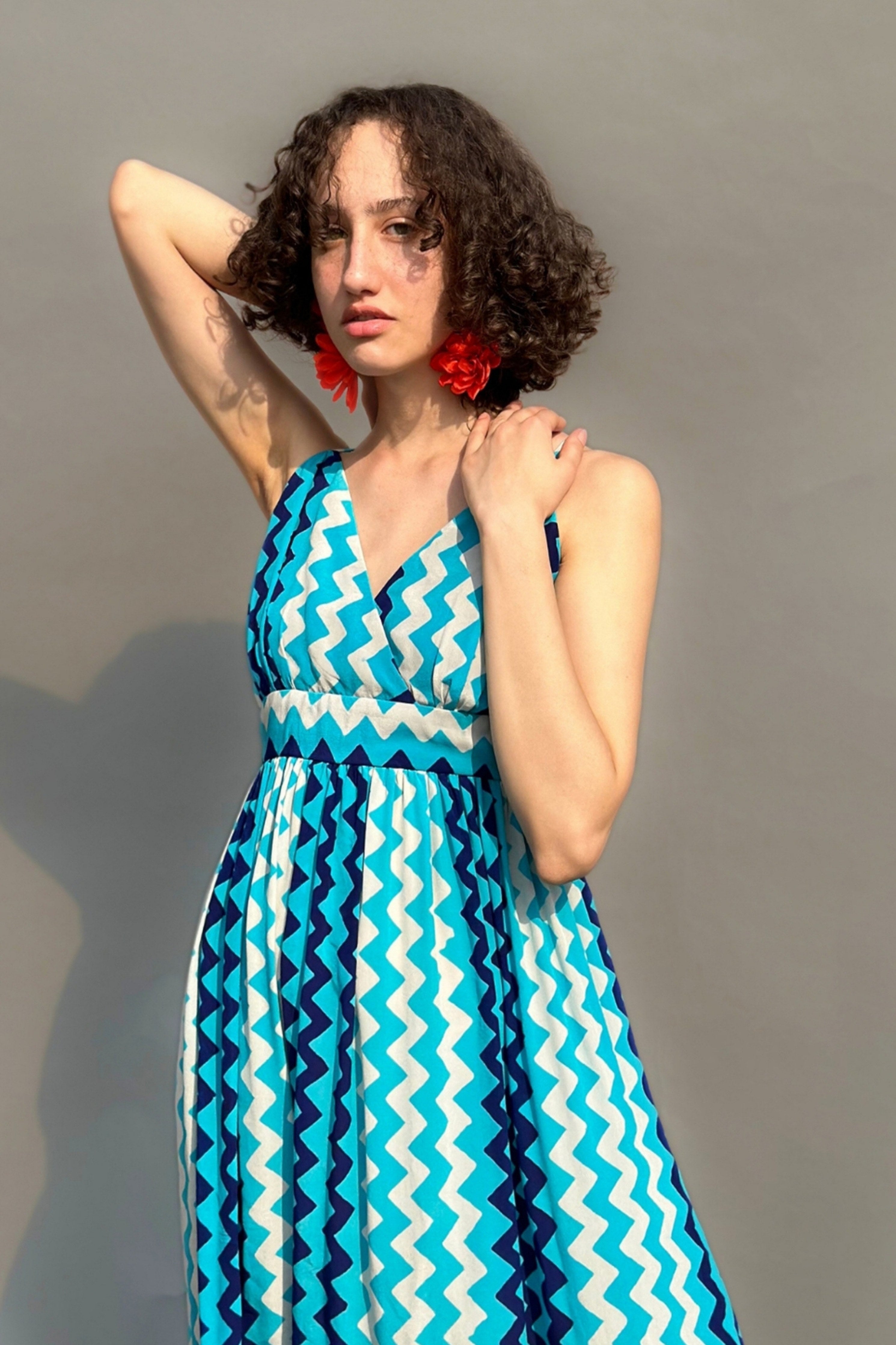 Blue Shaded Zigzag Stripes Print Chevron